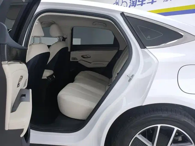 BYD Qin L — Фото автомобиля 11