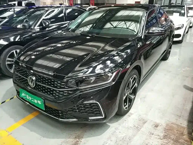 Фотография автомобиля — Volkswagen Passat