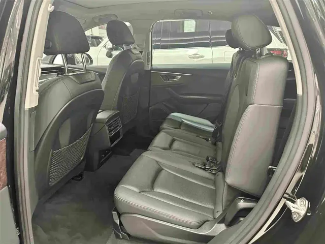 Audi Q7 — Фото автомобиля 13