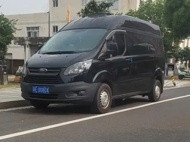 Фотография автомобиля — Ford Transit