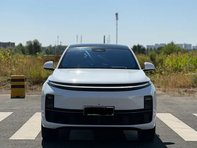 Li Auto L7 — Фото автомобиля 2