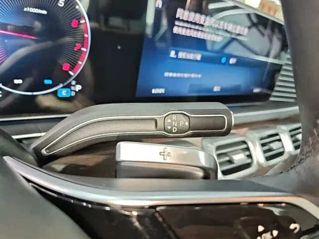 Mercedes-Benz GLE-Class — Фото автомобиля 13