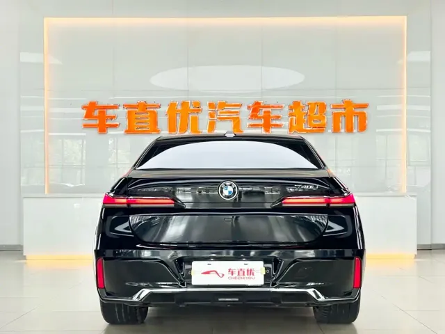 BMW 7 Series — Фото автомобиля 6