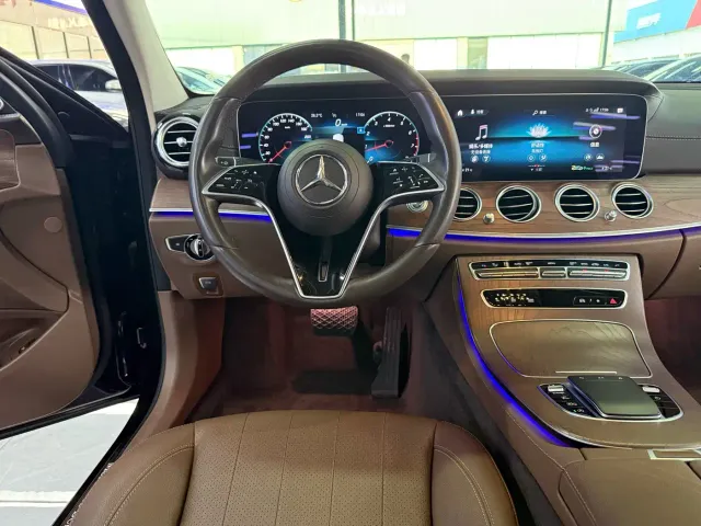 Mercedes-Benz E-Class — Фото автомобиля 7