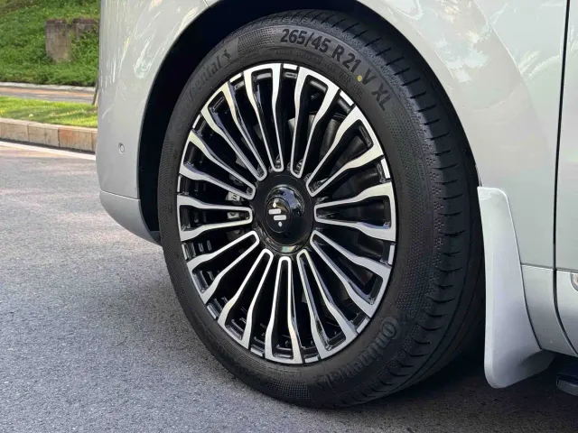 IM Motors LS9 — Фото автомобиля 6