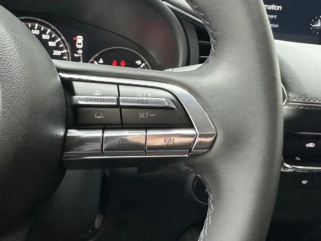 Mazda Axela — Фото автомобиля 9
