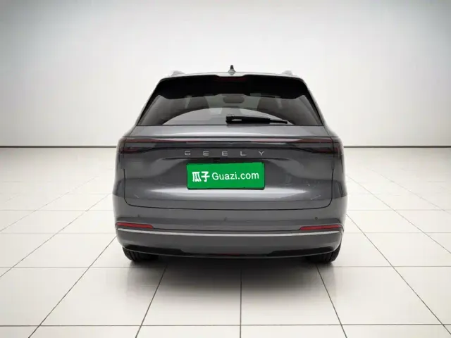 Geely Galaxy Starship 7 EM-i — Фото автомобиля 5