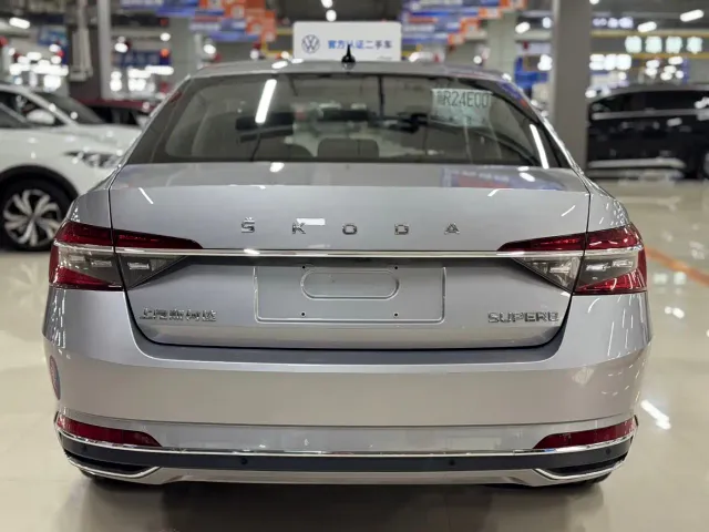Skoda Superb — Фото автомобиля 7