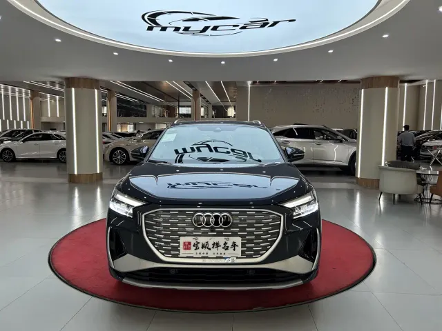 Audi Q4 e-tron — Фото автомобиля 2