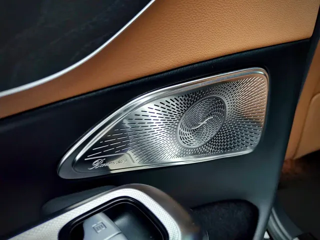 Mercedes-Benz E-Class — Фото автомобиля 26