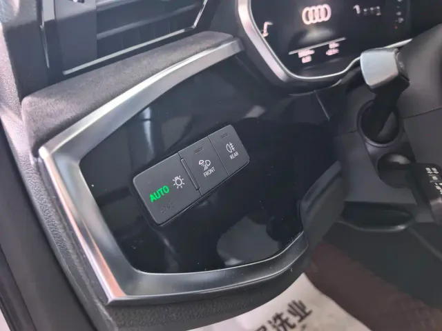 Audi Q3 — Фото автомобиля 10