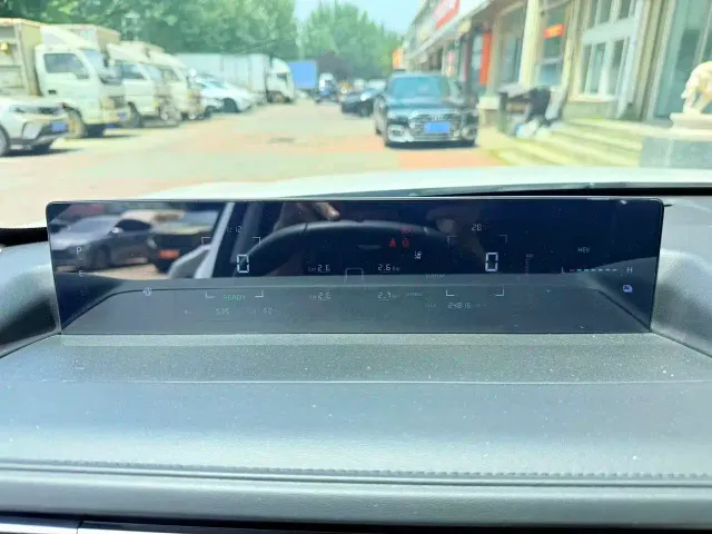 Changan Qiyuan A05 — Фото автомобиля 10