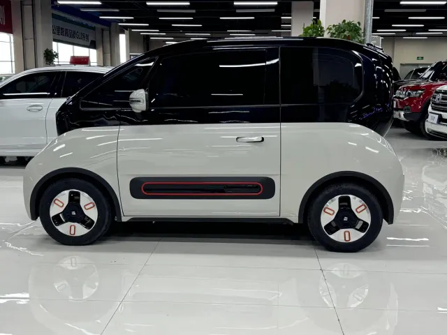 Baojun KiWi EV — Фото автомобиля 8
