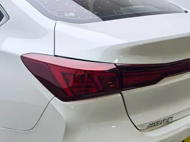 Changan Eado — Фото автомобиля 7
