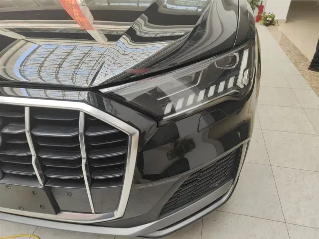 Audi Q7 — Фото автомобиля 17