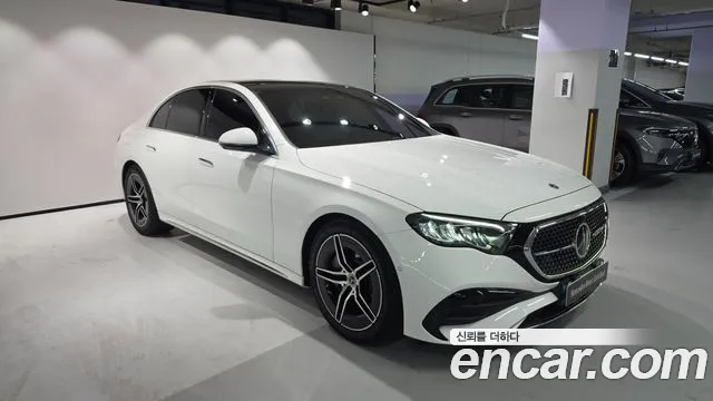 Mercedes-Benz E-Class — Фото автомобиля 2