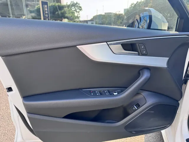 Audi Audi A4L 2023 40 TFSI Fashion Dynamic — Фото автомобиля 4