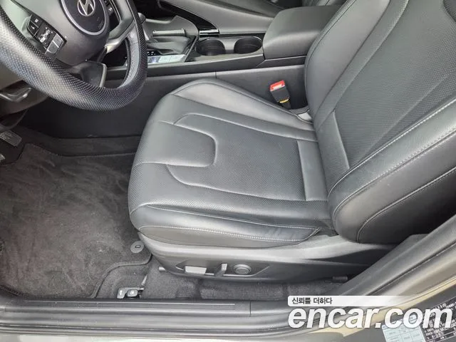 Hyundai AVANTE Новый Avante (CN7) — Фото автомобиля 12