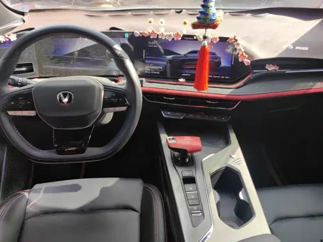 Changan X5 Plus — Фото автомобиля 12