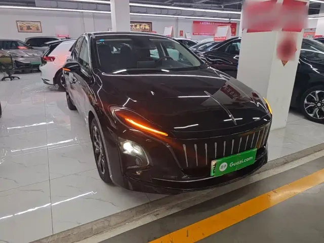 Hongqi E-QM5 — Фото автомобиля 3