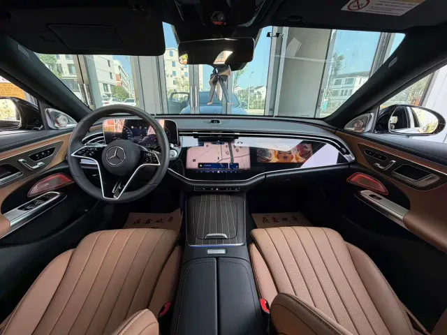 Mercedes-Benz E-Class — Фото автомобиля 9