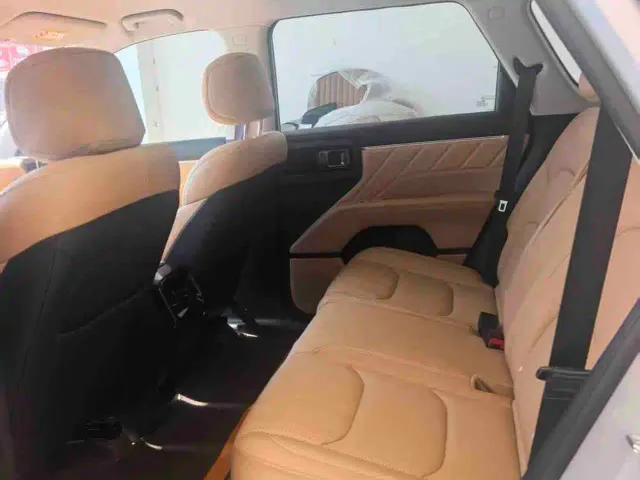 Wuling Starlight 560 — Фото автомобиля 7