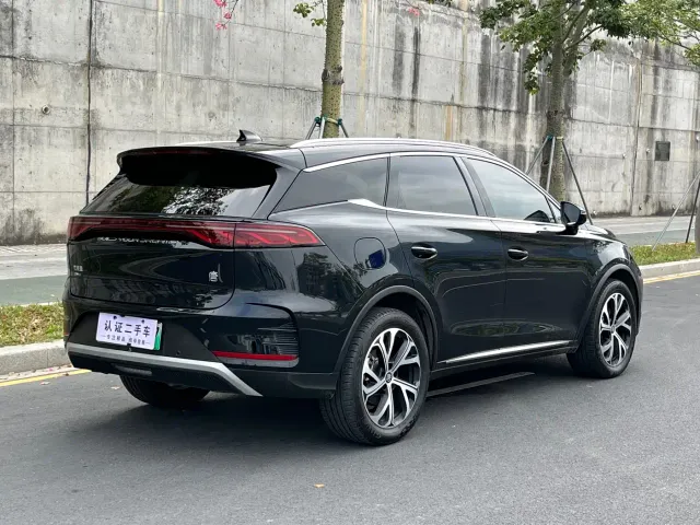 BYD Tang — Фото автомобиля 4