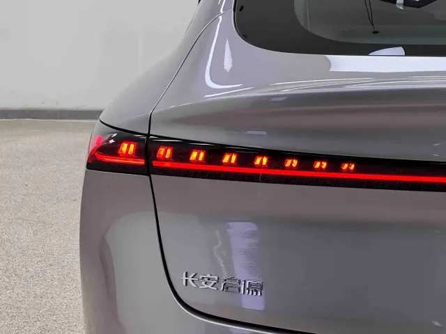 Changan Qiyuan A07 — Фото автомобиля 9