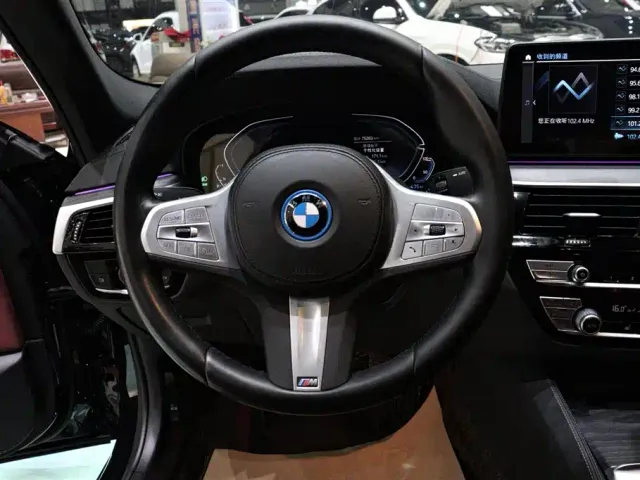 BMW 5 Series — Фото автомобиля 13