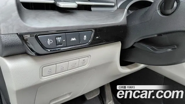 Kia Carnival Generation 4 — Фото автомобиля 29