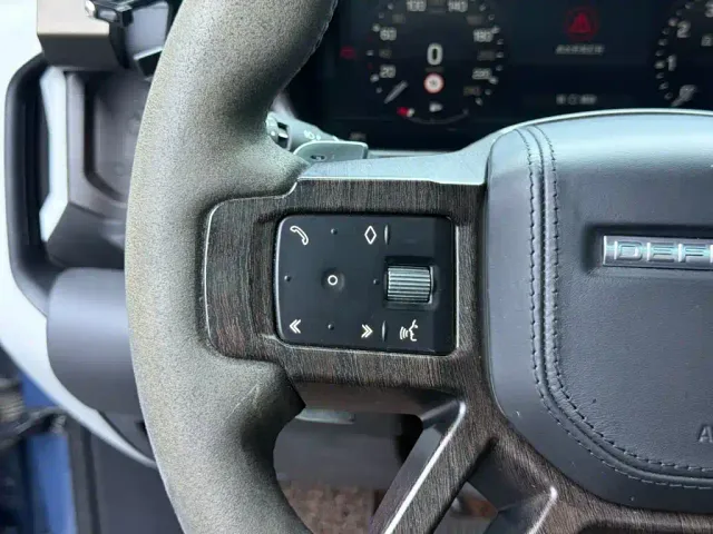 Land Rover Defender — Фото автомобиля 20