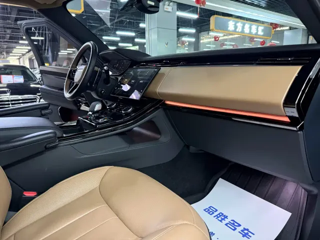 Land Rover Range Rover Sport — Фото автомобиля 16