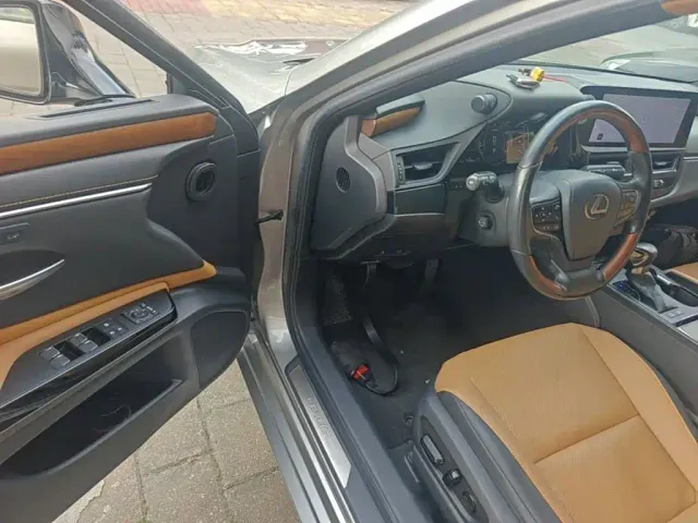 Lexus ES — Фото автомобиля 15