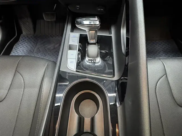 Hyundai Elantra — Фото автомобиля 16