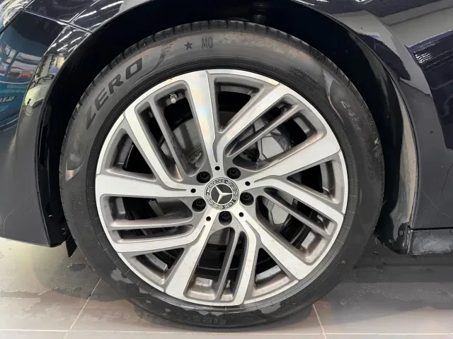 Mercedes-Benz E-Class — Фото автомобиля 17