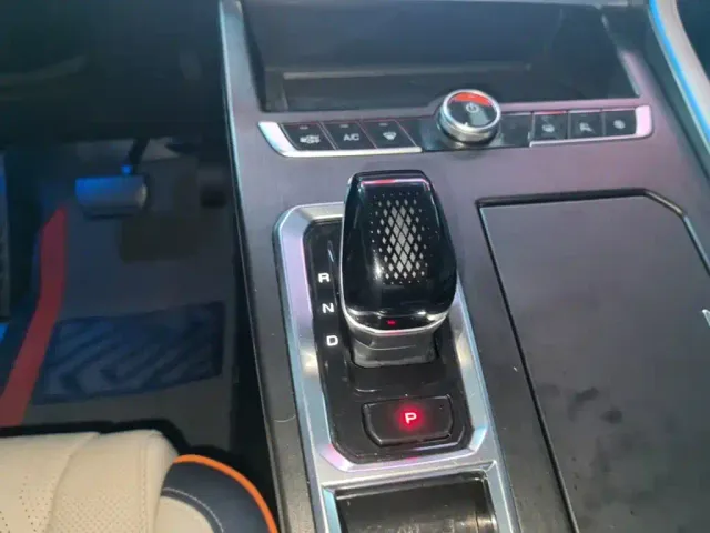WEY Macchiato DHT-PHEV 2021 1.5L Master Edition — Фото автомобиля 13