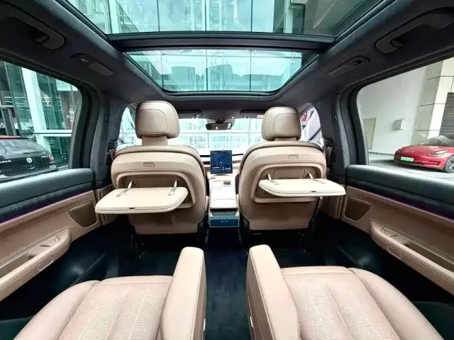 NIO NIO ES8 2023 100kWh — Фото автомобиля 10
