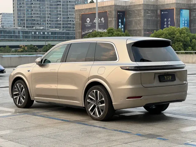 Li Auto L9 — Фото автомобиля 11