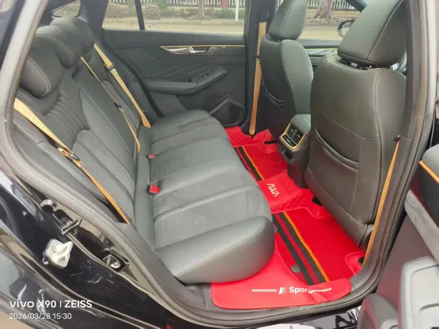 Dongfeng Yixuan MAX — Фото автомобиля 10