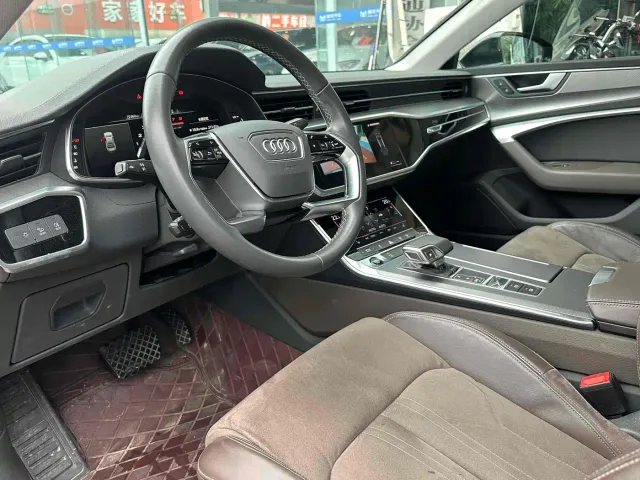 Audi A7L — Фото автомобиля 13