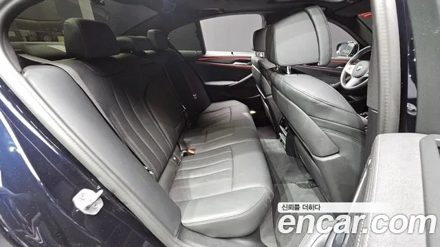 BMW 5 Series G30 — Фото автомобиля 18