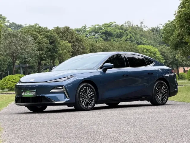 Фотография автомобиля — Geely Galaxy Xingyao 8