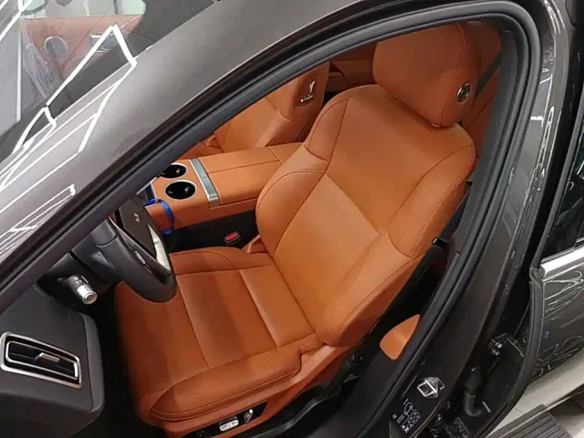 Li Auto L7 — Фото автомобиля 14