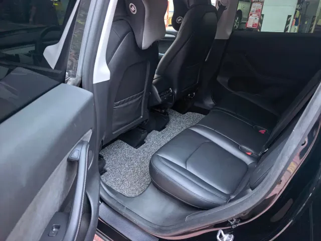 Tesla Model Y — Фото автомобиля 6