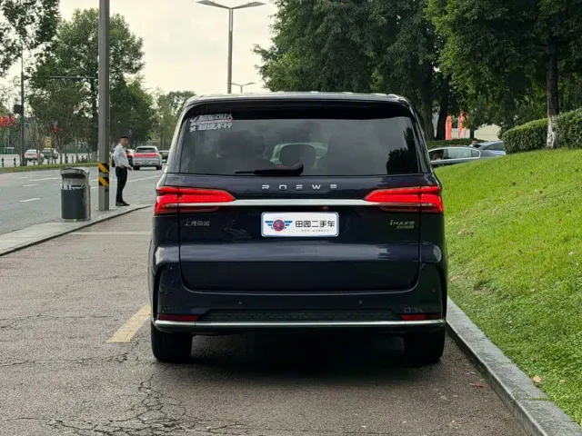 Roewe iMAX8 — Фото автомобиля 5
