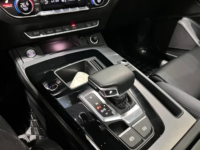 Audi Q5L Sportback — Фото автомобиля 12
