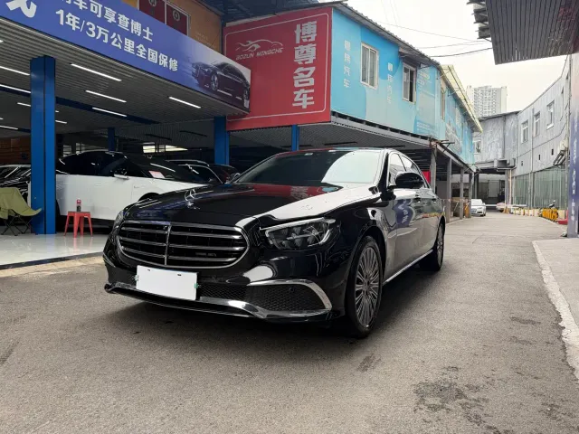 Фотография автомобиля — Mercedes-Benz E-Class