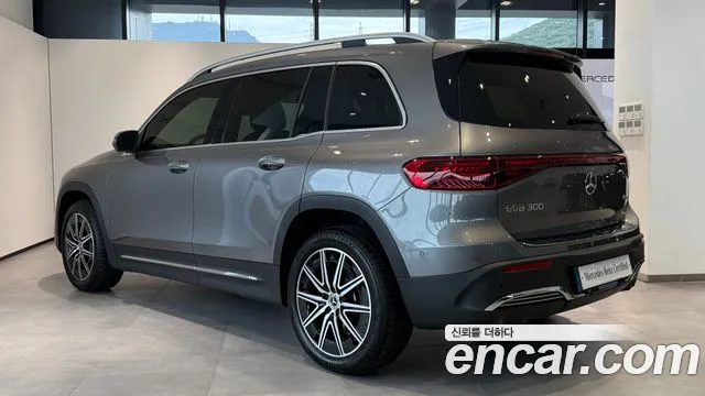 Mercedes-Benz EQB X243 — Фото автомобиля 3