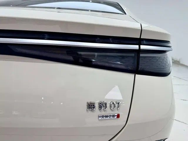 BYD Seal 07 DM-i — Фото автомобиля 5