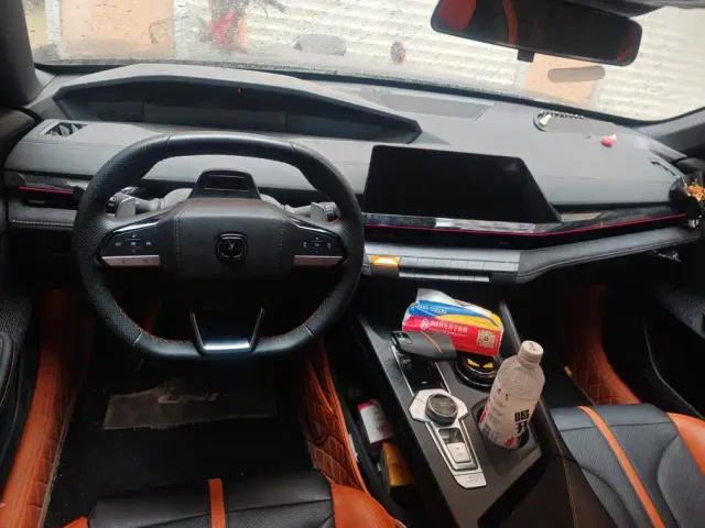 Changan Changan UNI-V 2024 1.5T Deluxe Sport — Фото автомобиля 12